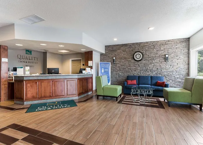 Quality Inn & Suites Ferdinand