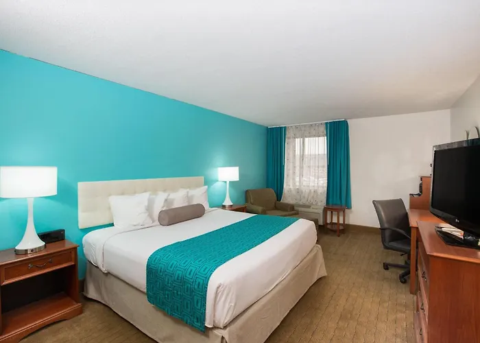 Howard Johnson By Wyndham Evansville East